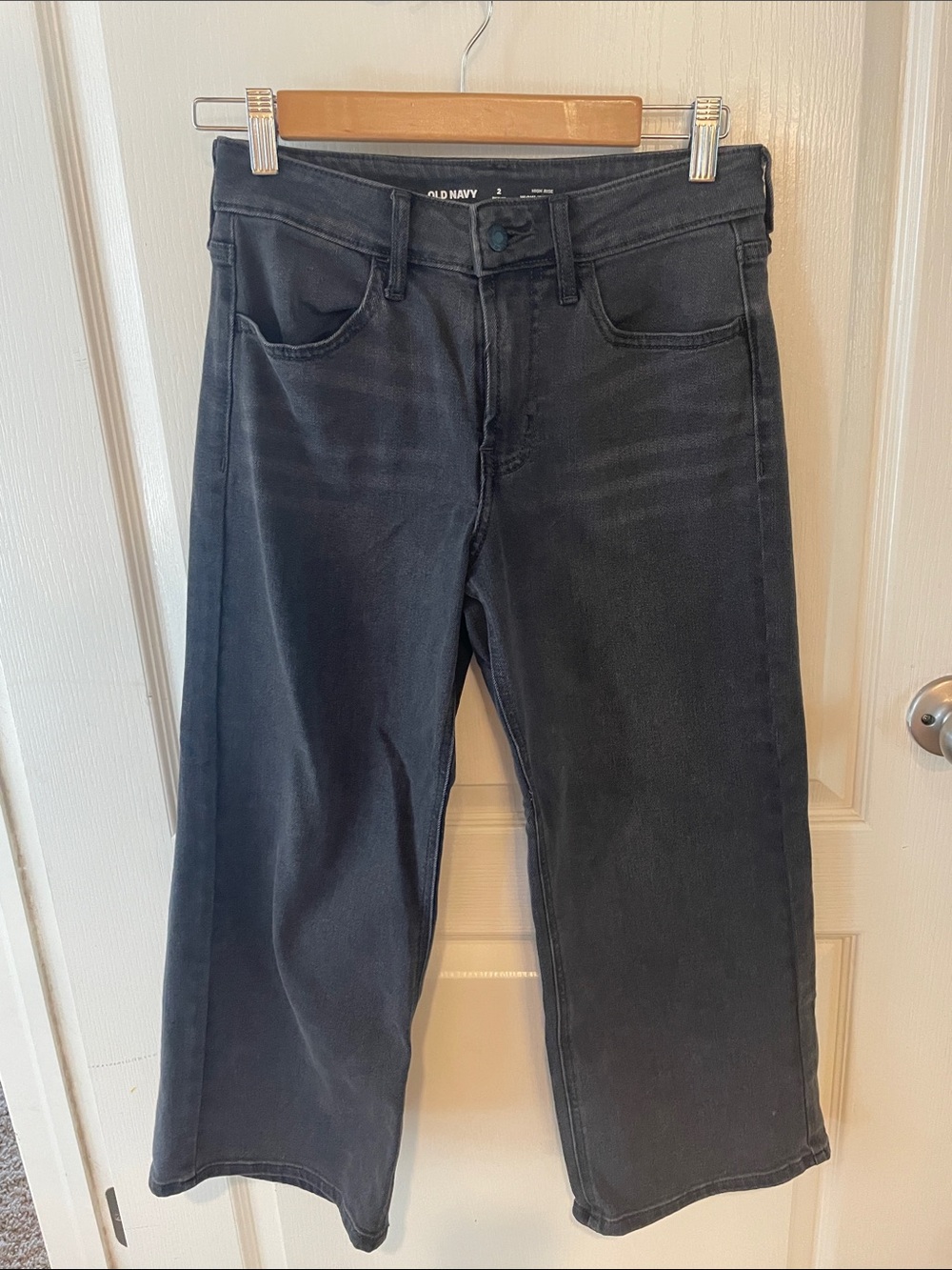 Old Navy Women’s CroppedWashed Black Bootcut Jeans